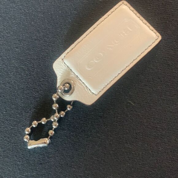 Large COACH White Leather Keychain - Picture 3 of 3